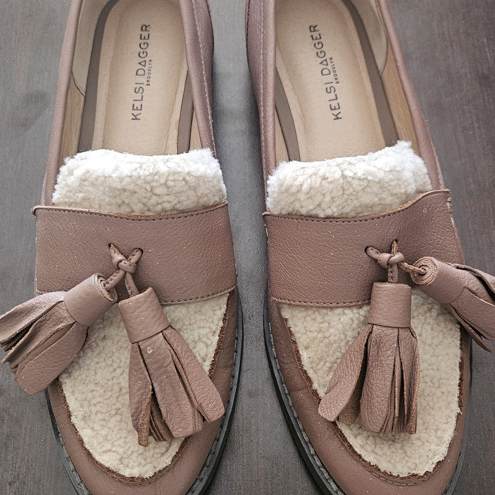Kelsi Dagger Women's Taupe Tassel Loafers with Shearling Trim